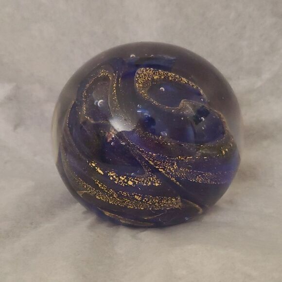 The Ritz Carlton Club Kapalua Bay Ocean Swirl Paperweight - Picture 1 of 6